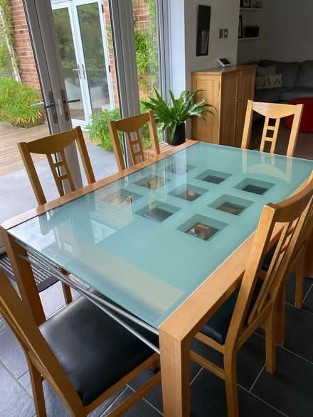 Photo of free Extendable Dining Table (DA3) #1