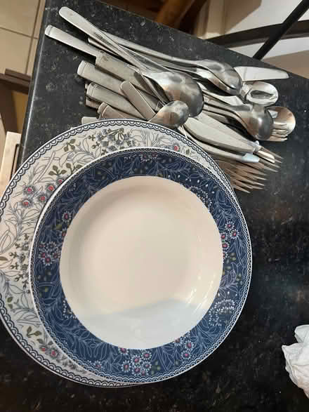 Photo of free Plates cutlery & bits and bobs (Harrow on the Hill HA1) #1