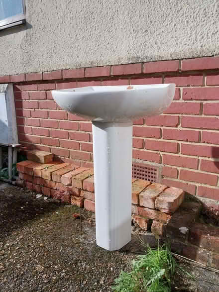 Photo of free Sink (Locks Heath SO31) #4