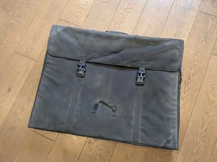 Photo of free A1 art folder (Earwig Corner BN7) #1