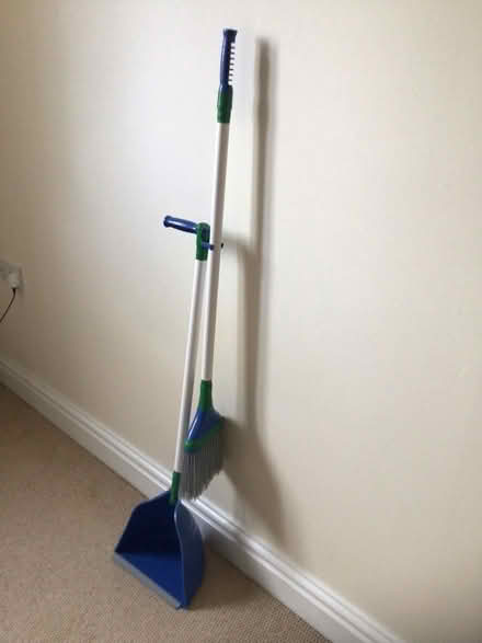 Photo of free Standing dustpan and brush (Trewoon PL25) #3