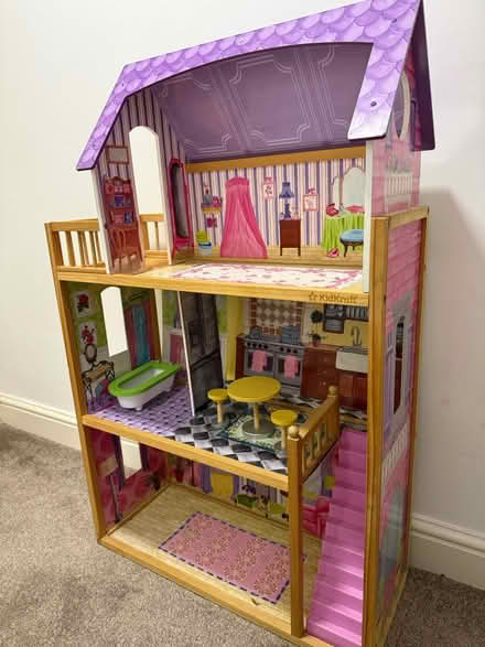Photo of free barbie doll house (W6) #1
