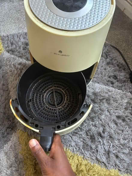 Photo of free Airfryer (SG6 7BQ SG7) #3