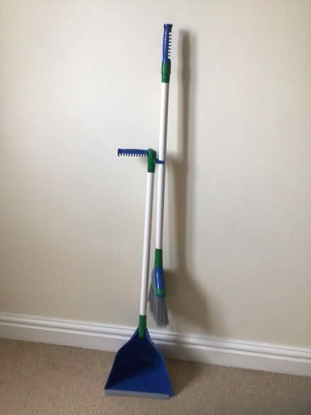 Photo of free Standing dustpan and brush (Trewoon PL25) #4