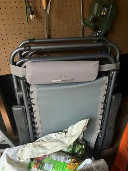 Photo of free Two zero gravity chairs (Bellevue) #1