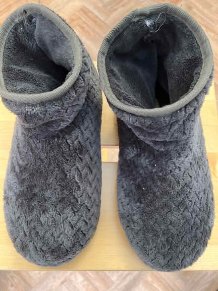 Photo of free Men’s Slippers (Wainscott) #1