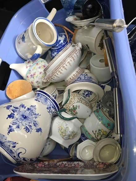 Photo of free Box of mixed pottery (Rufford L40) #1
