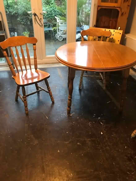 Photo of free Dining Room table & chairs (WR4) #2