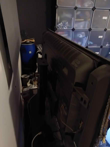 Photo of free Hitachi TV 40 inch (Riverhill Gardens KT4) #2