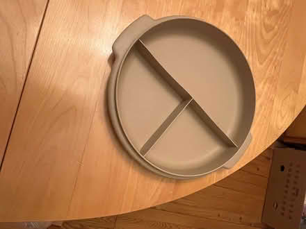 Photo of free Plastic dish w/ compartments (Hintonburg) #1