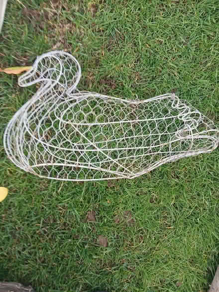 Photo of free Wire mesh duck former (Marsh Farm LU3) #1