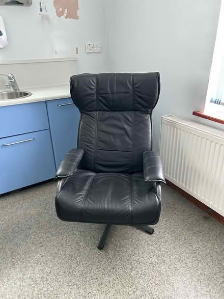 Photo of free Black fake leather style chair (Didcot OX11) #1