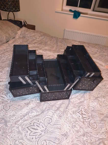 Photo of free Sparkly star makeup box (Barnard's Green WR14) #1