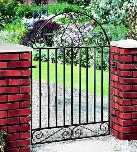 Photo of metal iron garden gate (KT21 Ashtead Surrey) #1