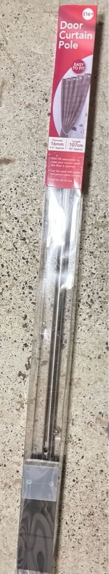 Photo of free Door pole and curtain (Hinksford DY6) #3