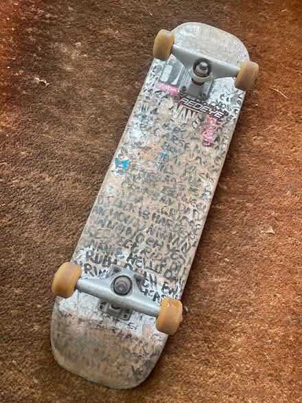Photo of free Old skateboard (BA6 - Redlands) #2