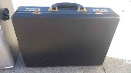 Photo of free leather briefcase #1