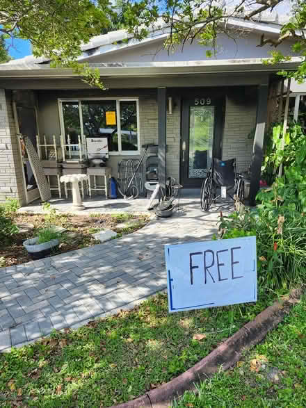 Photo of free Household items (509 nw 21st St. wilton manors) #1