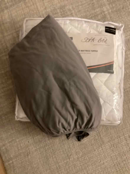 Photo of free Quilted mattress topper and fitted sheet (islington N1) #2