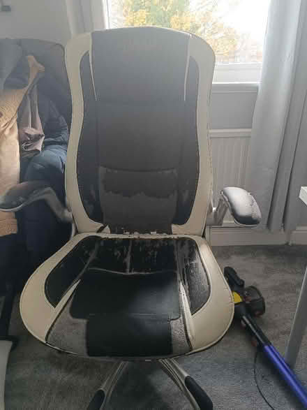 Photo of free Old Office/Game chair (New Ferry CH62) #1