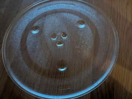 Photo of free Microwave plate (Ickleford) #1