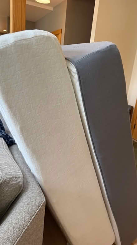 Photo of free memory foam queen mattresses (Samish & Galbraith) #1