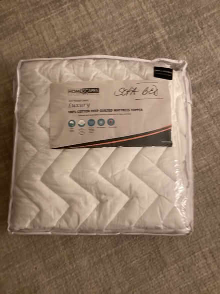 Photo of free Quilted mattress topper and fitted sheet (islington N1) #1