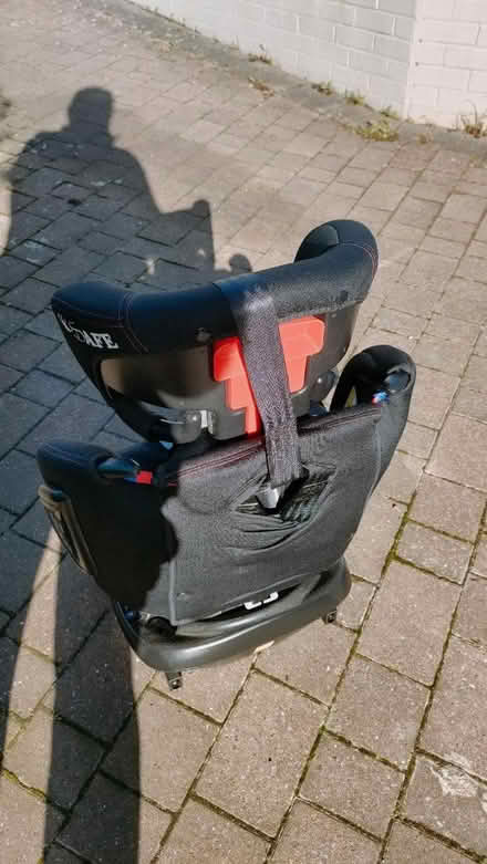 Photo of free Isofix car seat (Cliffsend) #2