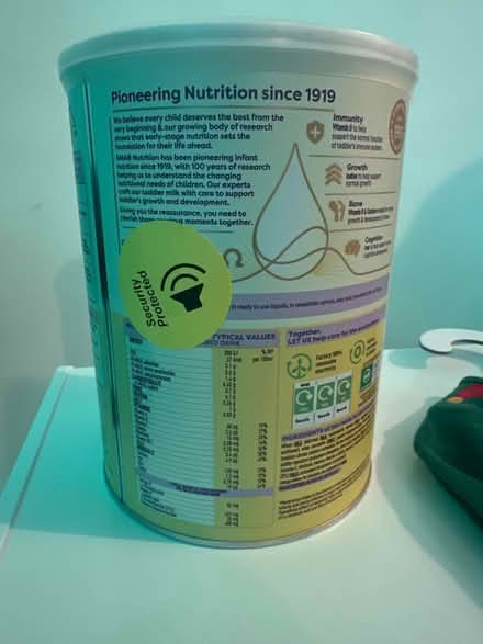 Photo of free Baby milk and clothes (Waverley Road. SE187TJ) #3