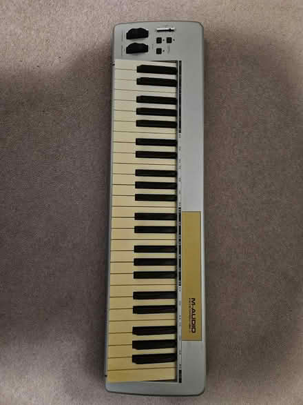 Photo of free M Audio - Midi Keyboard (Winston ch) #1