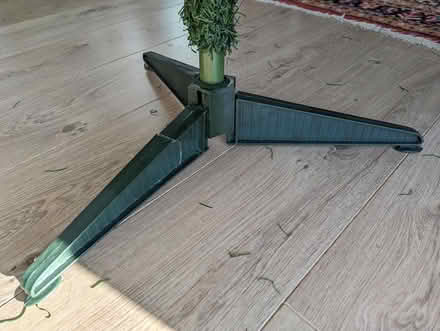 Photo of free Christmas tree (NR28) #3