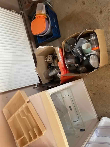 Photo of free Kitchen, mixed box of small items (CT2) #1