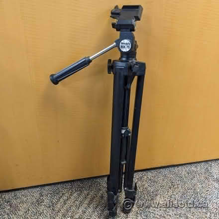 Photo of free Black's BX-75 Tripod (Craig Henry Area (Woodroffe)) #2