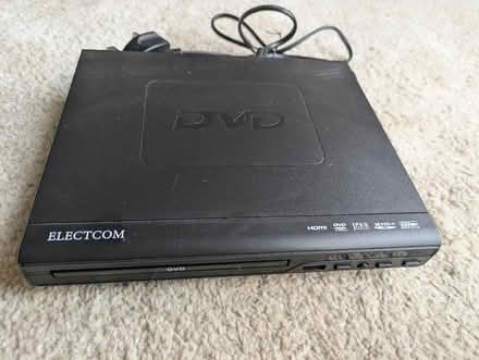 Photo of free DVD player (Hook RG27) #1