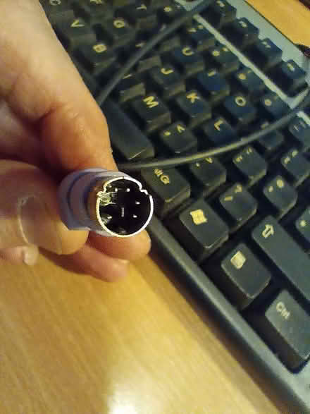 Photo of free Computer keyboard with PS/2 connector (Chesham HP5) #1