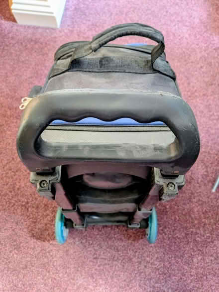 Photo of free Ten-pin bowling ball trolley/bag (Totternhoe LU6) #2