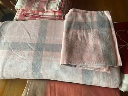 Photo of free Bundle of king size and single bedding sets (Hala LA1) #4