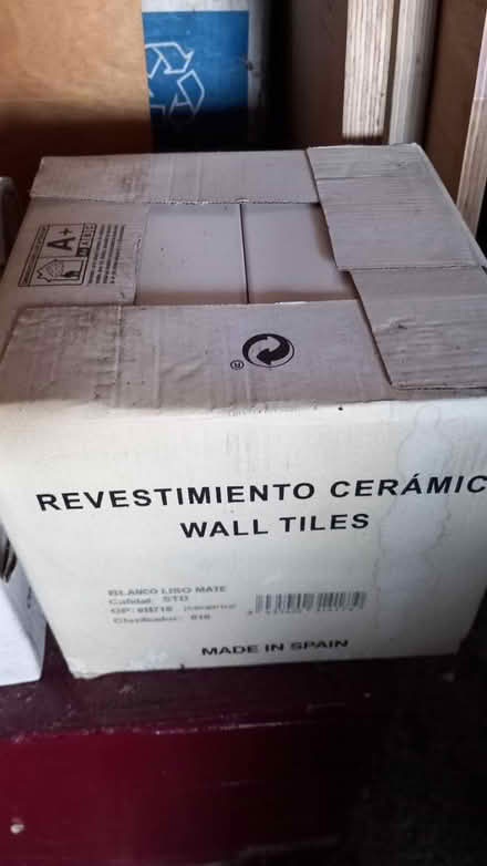 Photo of free White tiles 10x20cm (Pitshanger W5) #1