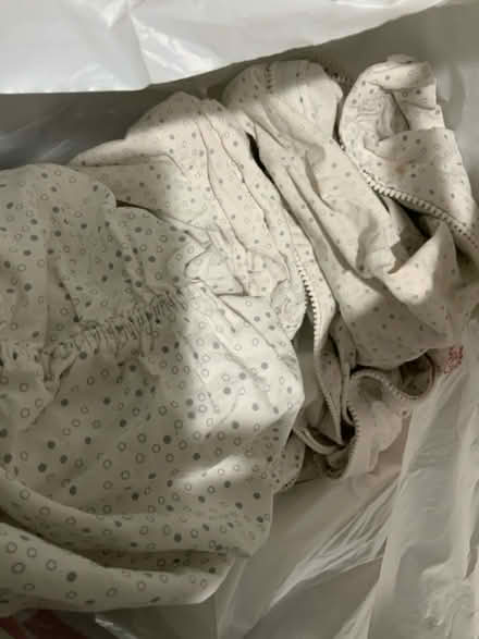 Photo of free Zip off toddler fitted bedsheet (Bowers x El Camino) #1