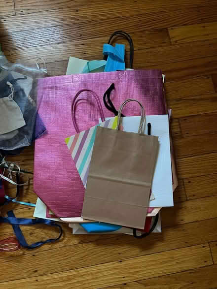 Photo of free Gift bags, tissue paper, gift boxes (Ardmore 19003) #2