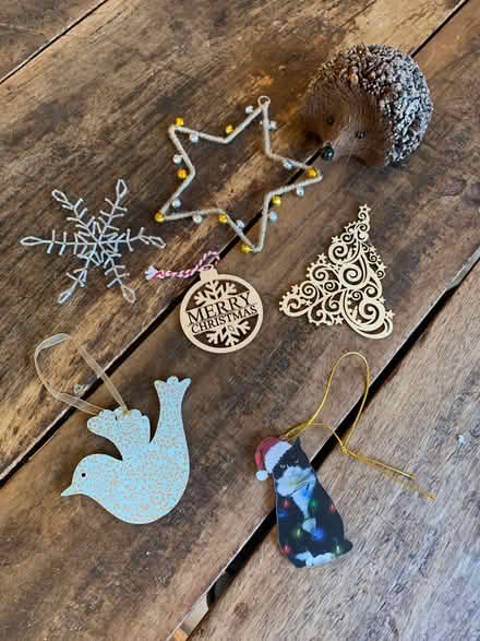 Photo of free A selection of Xmas decorations (Colwall Stone WR13) #1