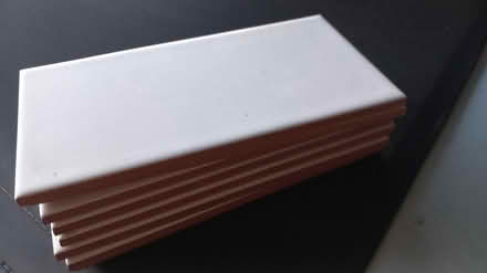 Photo of free White tiles 10x20cm (Pitshanger W5) #2