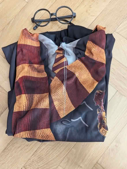 Photo of free Harry Potter Outfit age 9 (Chesham HP5) #1