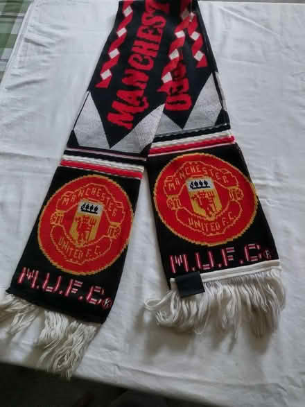Photo of free Man U Scarf (Hereford HR4) #1