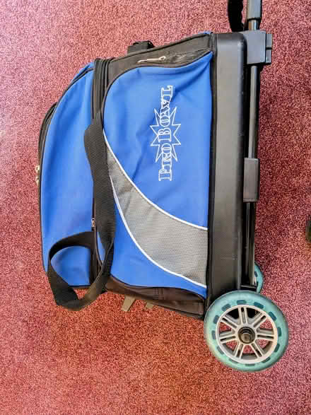 Photo of free Ten-pin bowling ball trolley/bag (Totternhoe LU6) #1