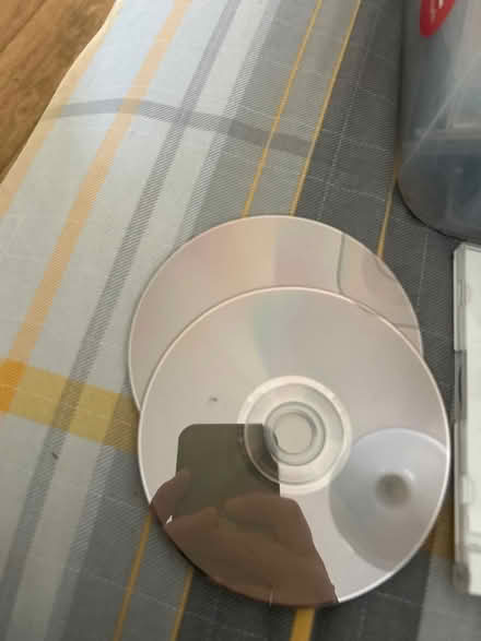 Photo of free Old CDs for projects or bird scaring (Bedford MK41) #1