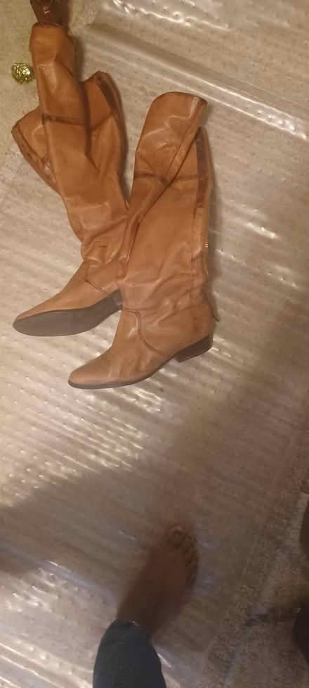 Photo of free Women's boots, size 9 (Northern va) #4