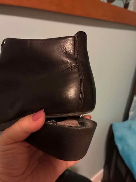 Photo of free Ladies 8 1/2 shoes to repair (Burnhamthorpe and Tomken) #3