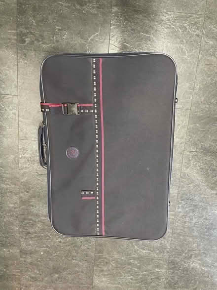 Photo of free Medium suitcase (Sele Farm SG14) #1