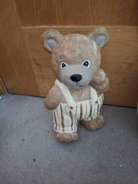 Photo of free Child shelf and ornament (UCD) #1